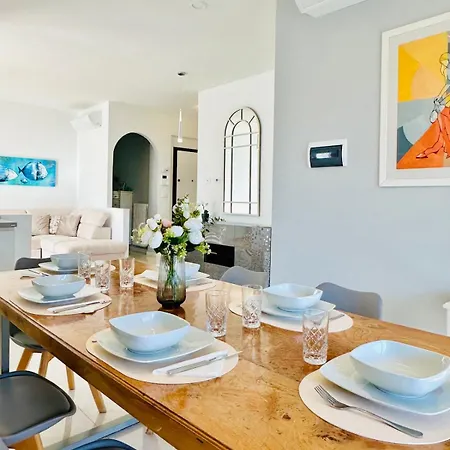Dimora Concept - Casa Efe-terrace And Free Parking Apartment *