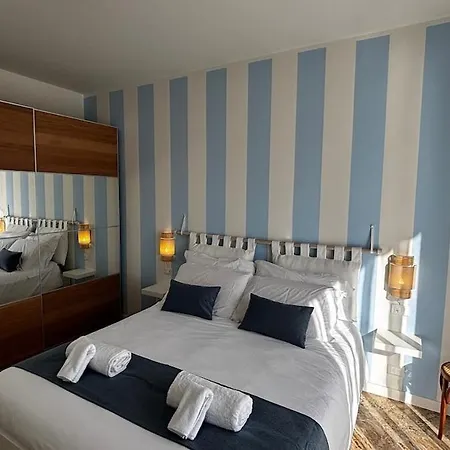 Dimora Concept - Casa Efe-terrace And Free Parking Apartment *