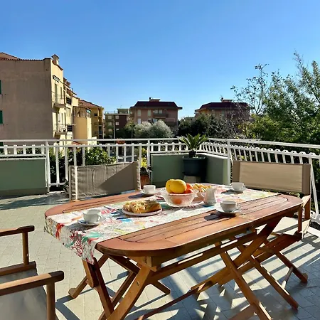 Apartment Dimora Concept - Casa Efe-terrace And Free Parking Pietra Ligure