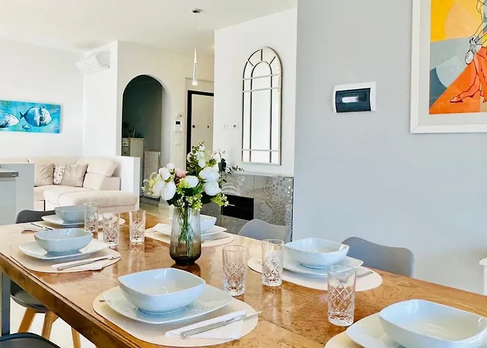 Dimora Concept - Casa Efe-terrace And Free Parking 아파트 *